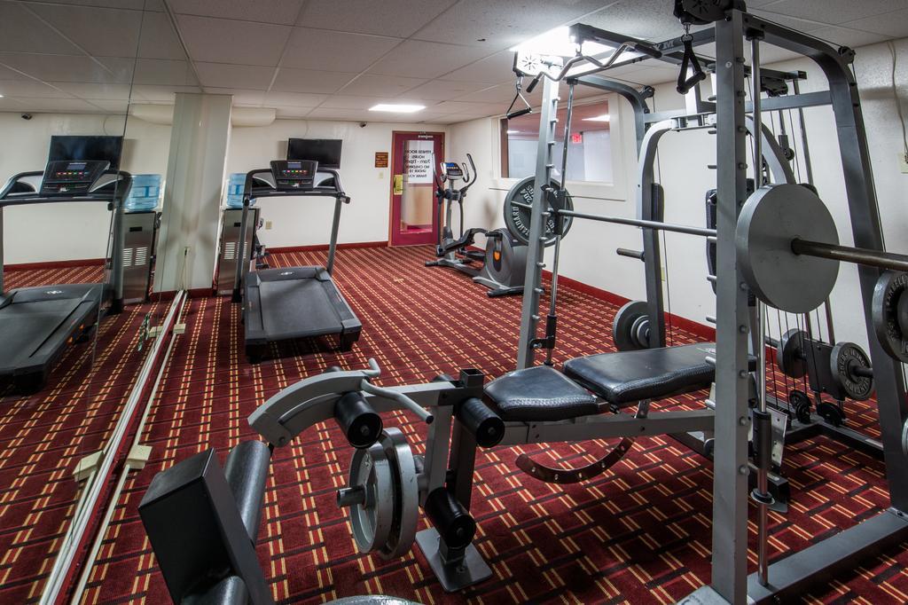Ramada By Wyndham Medford Hotel & Conference Center ภายนอก รูปภาพ